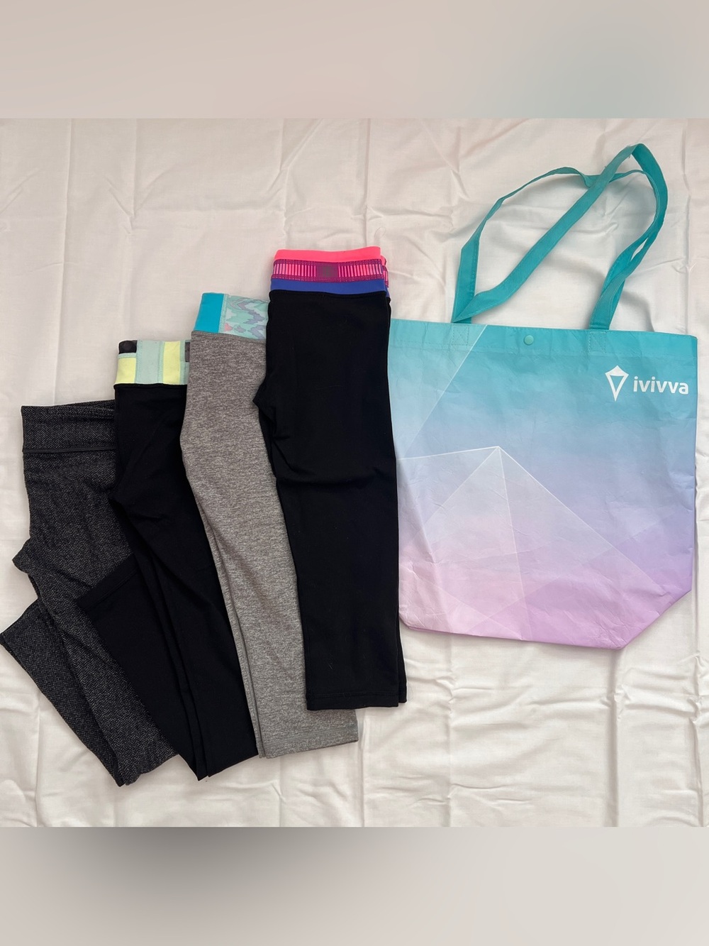 ivivva Girls' Gradient Totes Large & Small, Assorted Black & Gray Leggings sz 10